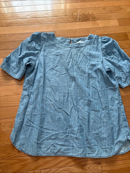 LOFT Tops - LOFT Light Blue Chambray Puff-Sleeve Blouse